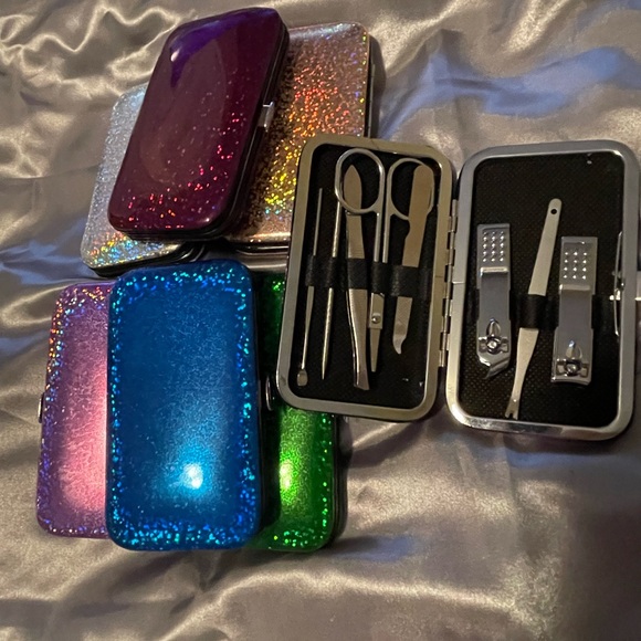 Holographic Manicure Set - Multi-Color - Picture 2 of 12
